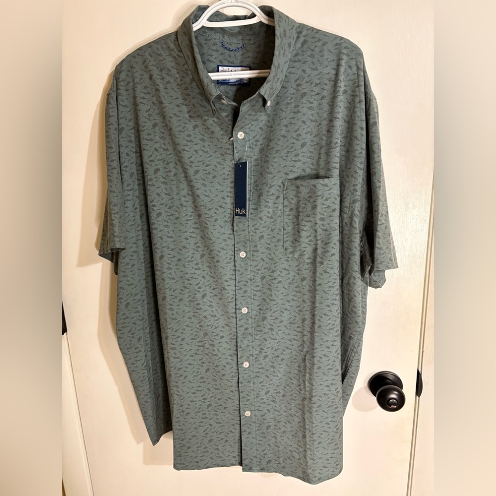 NWT Huk Button Down Short Sleeve Shirts - Picture 2 of 8